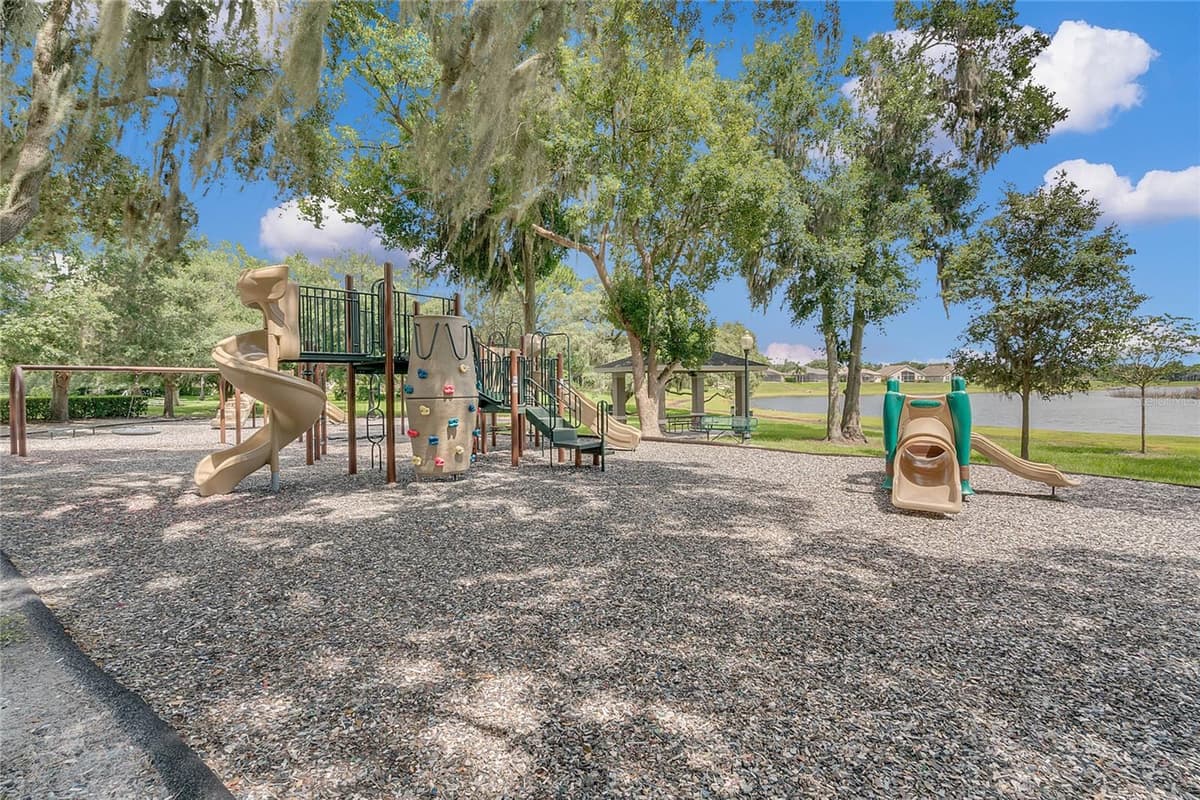 1040 KERSFIELD CIRCLE — photo 37 of 41