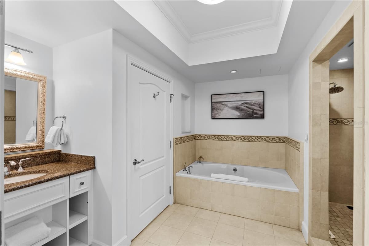 7593 GATHERING DRIVE — photo 11 of 26