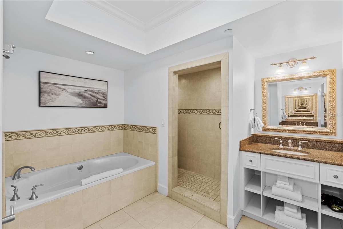 7593 GATHERING DRIVE — photo 12 of 26