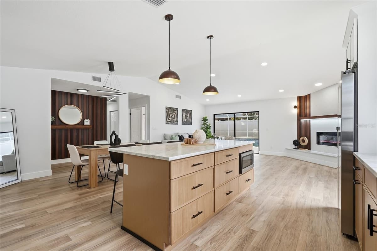12511 CARDIFF DRIVE — photo 15 of 39