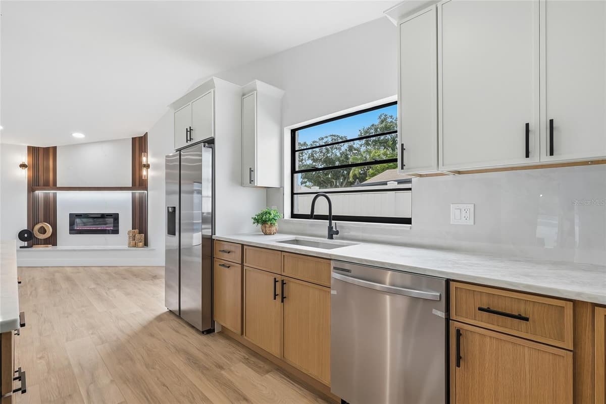 12511 CARDIFF DRIVE — photo 16 of 39