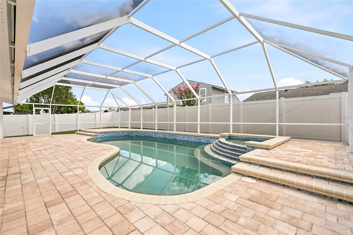 12511 CARDIFF DRIVE — photo 3 of 39