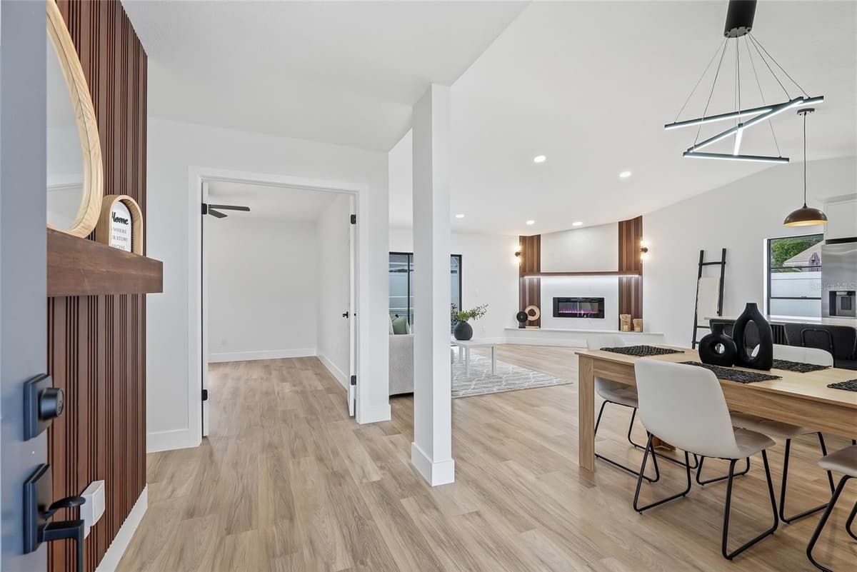 12511 CARDIFF DRIVE — photo 4 of 39