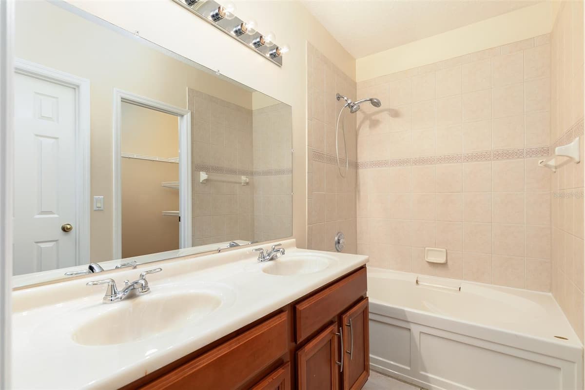 9866 TIVOLI VILLA DRIVE — photo 9 of 21