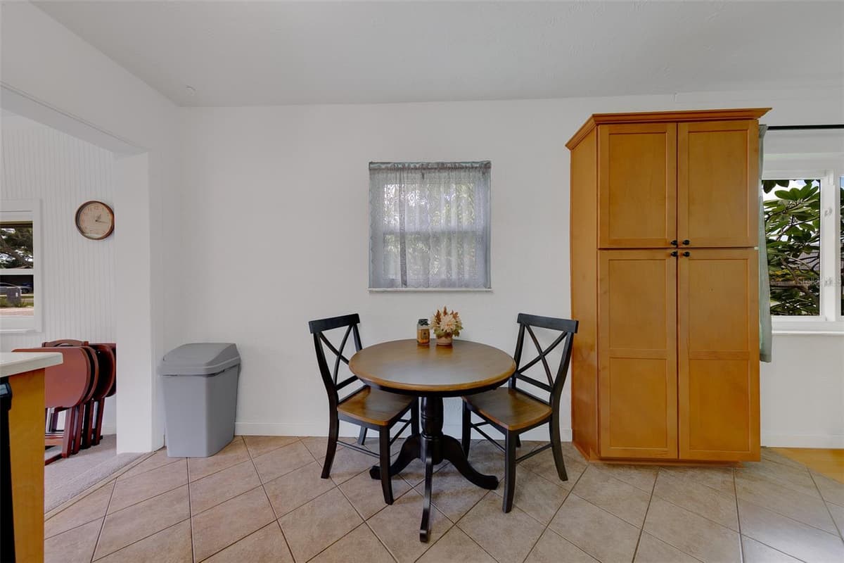 2773 BELLE HAVEN DRIVE — photo 9 of 34