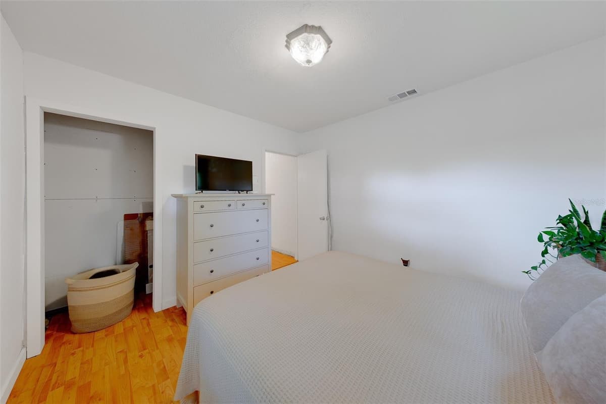 2773 BELLE HAVEN DRIVE — photo 13 of 34