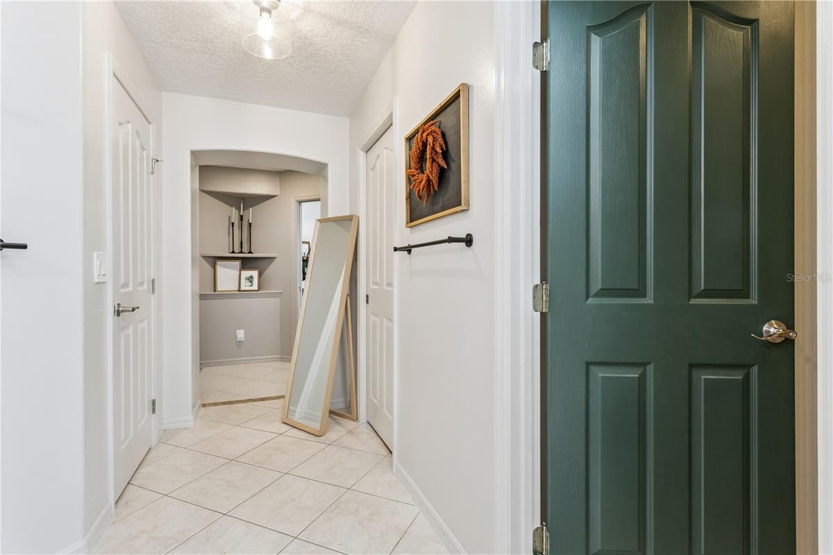 39843 GROVE HEIGHTS — photo 7 of 40