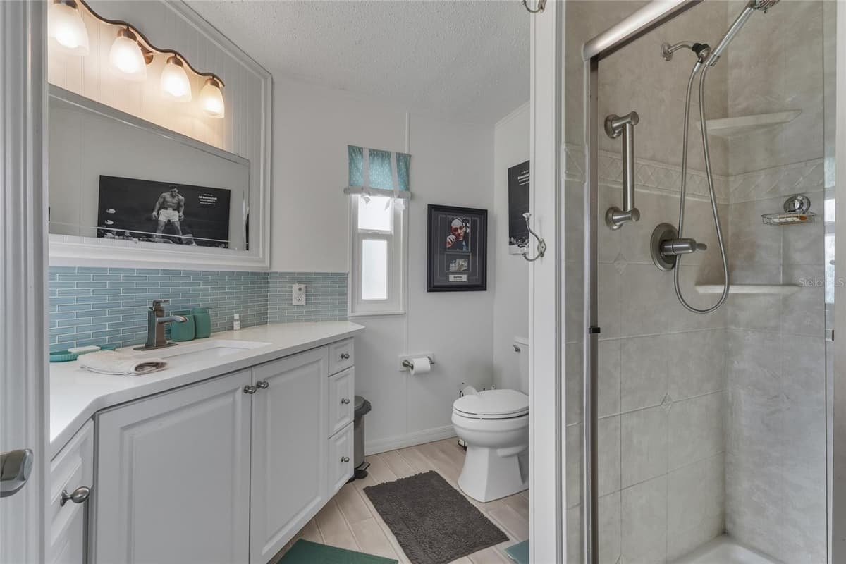 116 DOLPHIN DRIVE — photo 18 of 37