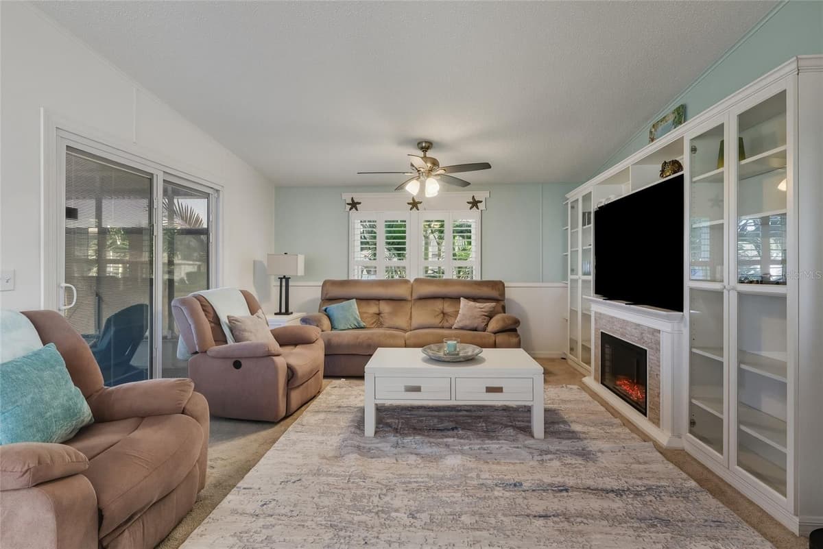 116 DOLPHIN DRIVE — photo 12 of 37