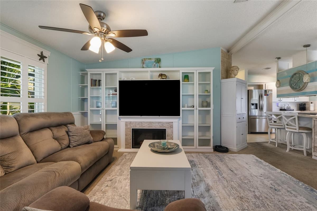 116 DOLPHIN DRIVE — photo 11 of 37