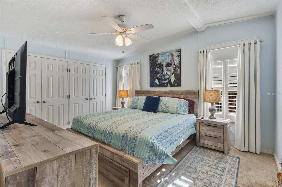 116 DOLPHIN DRIVE — photo 15 of 37