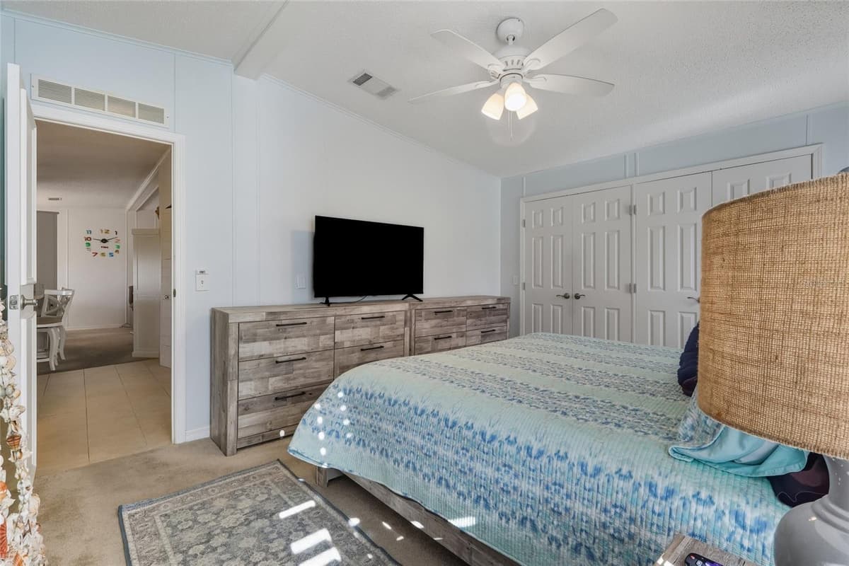 116 DOLPHIN DRIVE — photo 17 of 37