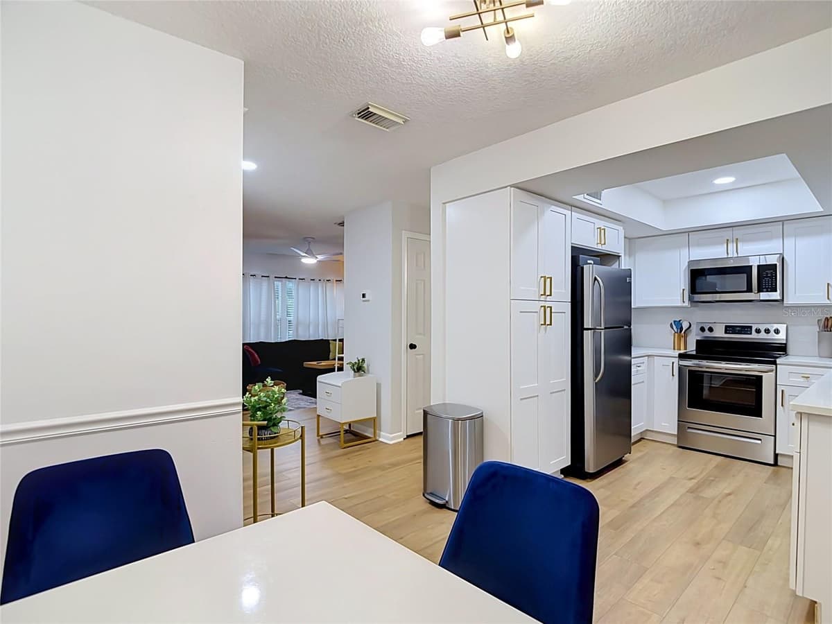 14732 PINE GLEN CIRCLE — photo 17 of 63