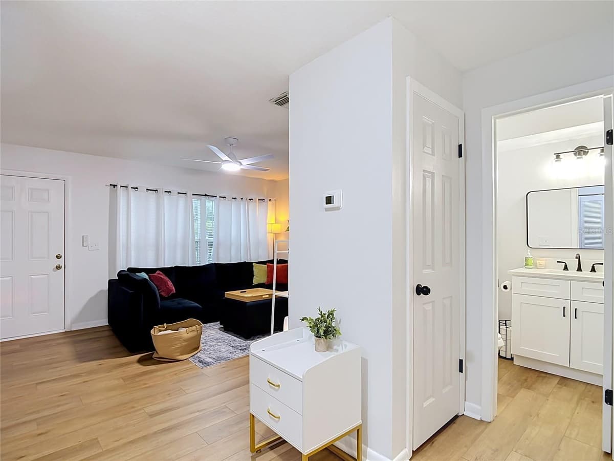 14732 PINE GLEN CIRCLE — photo 11 of 63