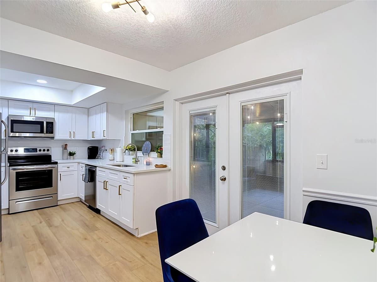 14732 PINE GLEN CIRCLE — photo 15 of 63