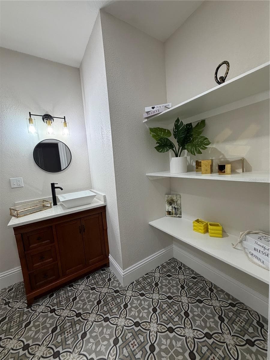 919 26TH AVENUE — photo 15 of 26