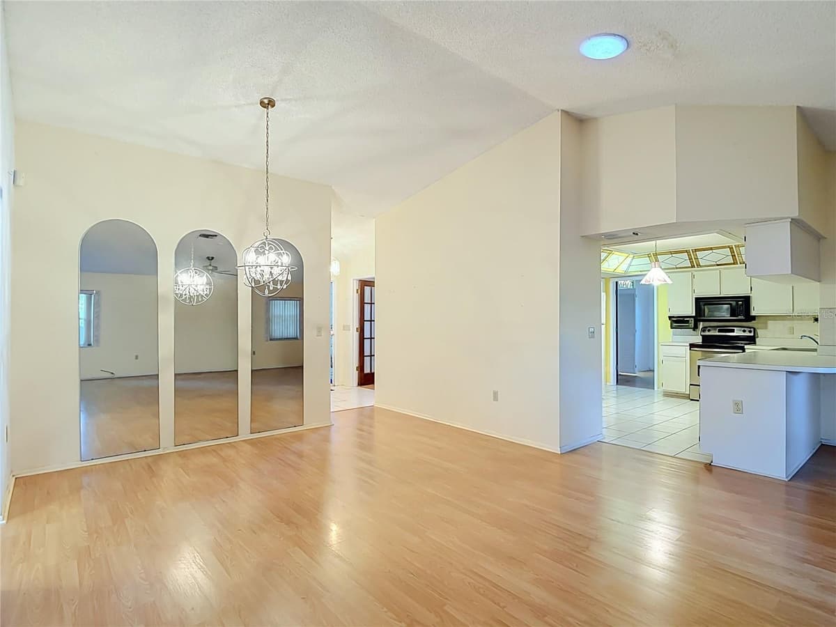 7622 CLOVIS COURT — photo 14 of 58