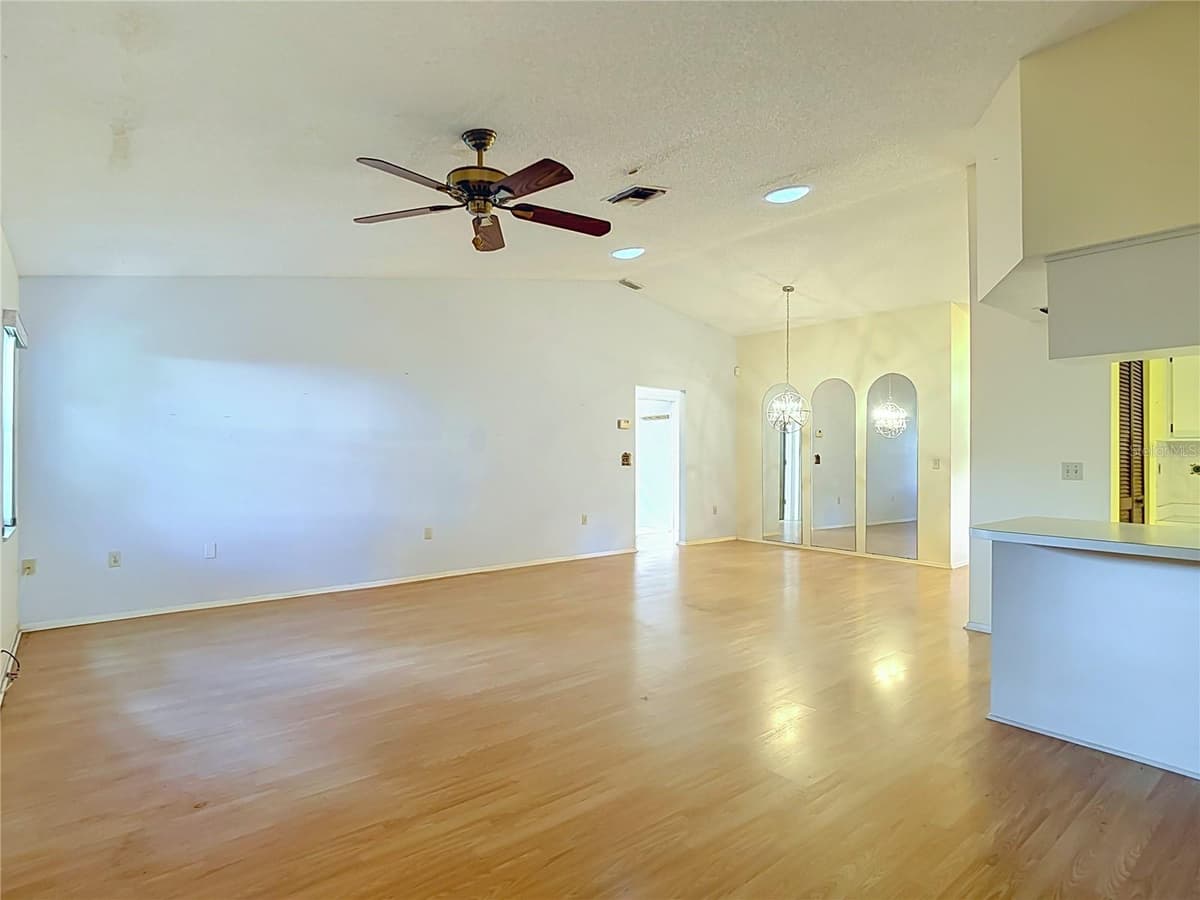 7622 CLOVIS COURT — photo 17 of 58