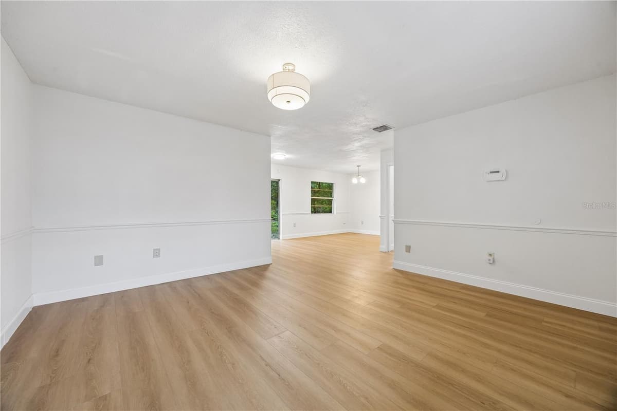 3688 RUNDO DRIVE — photo 4 of 17