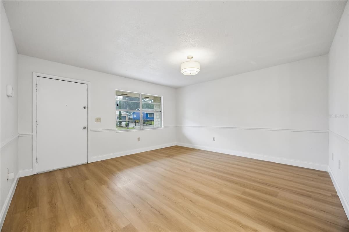 3688 RUNDO DRIVE — photo 5 of 17