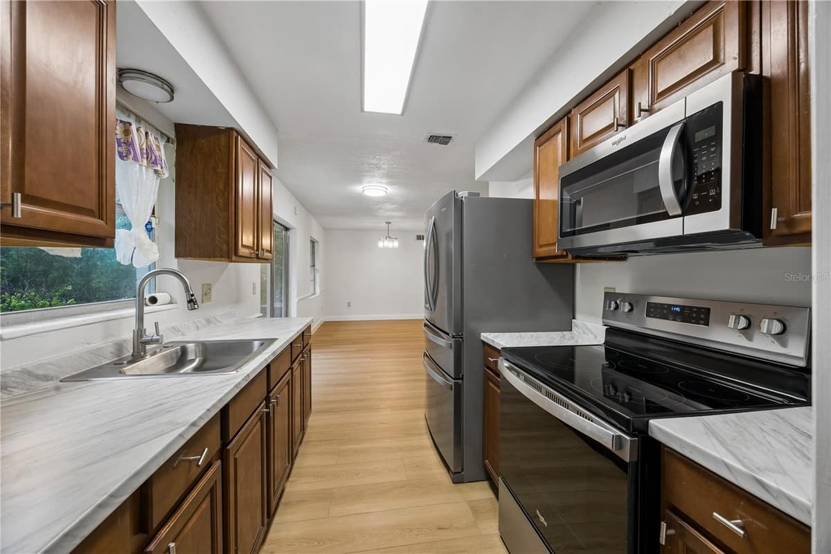 3688 RUNDO DRIVE — photo 10 of 17