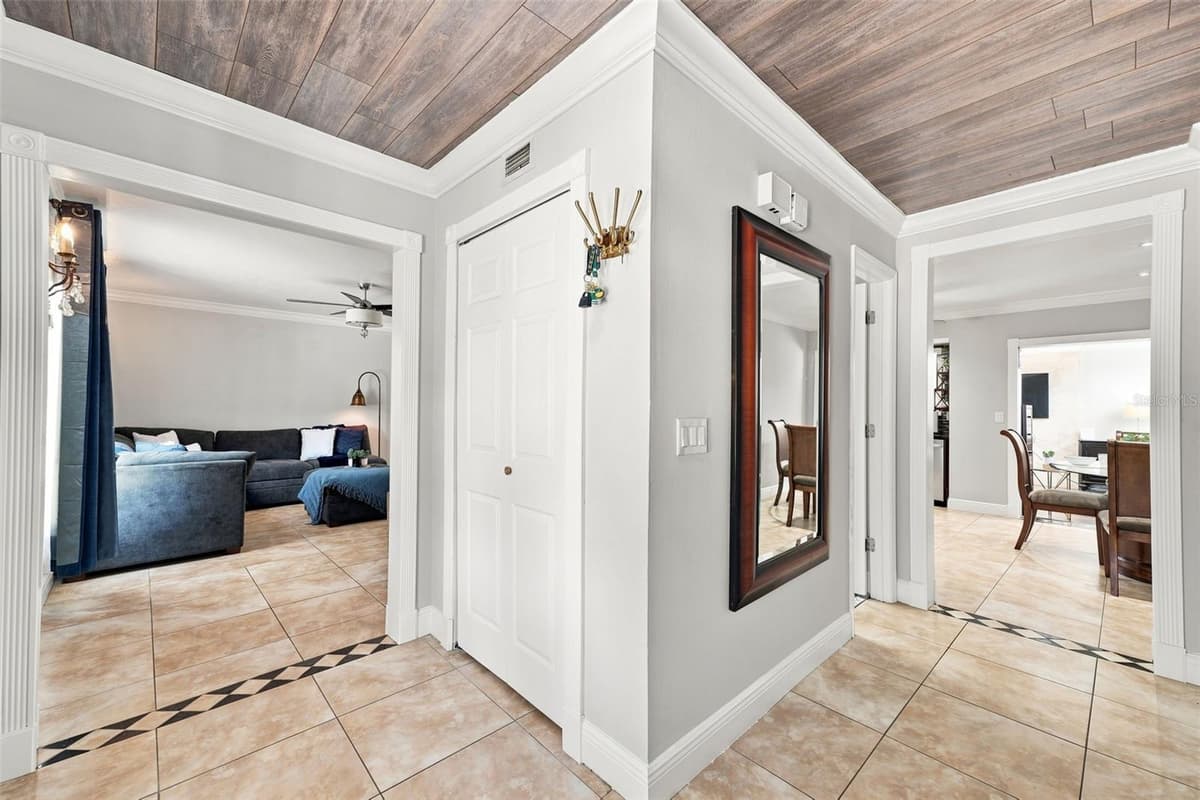 7314 WOODKIRK COURT — photo 7 of 33