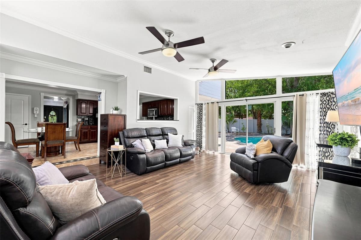 7314 WOODKIRK COURT — photo 4 of 33