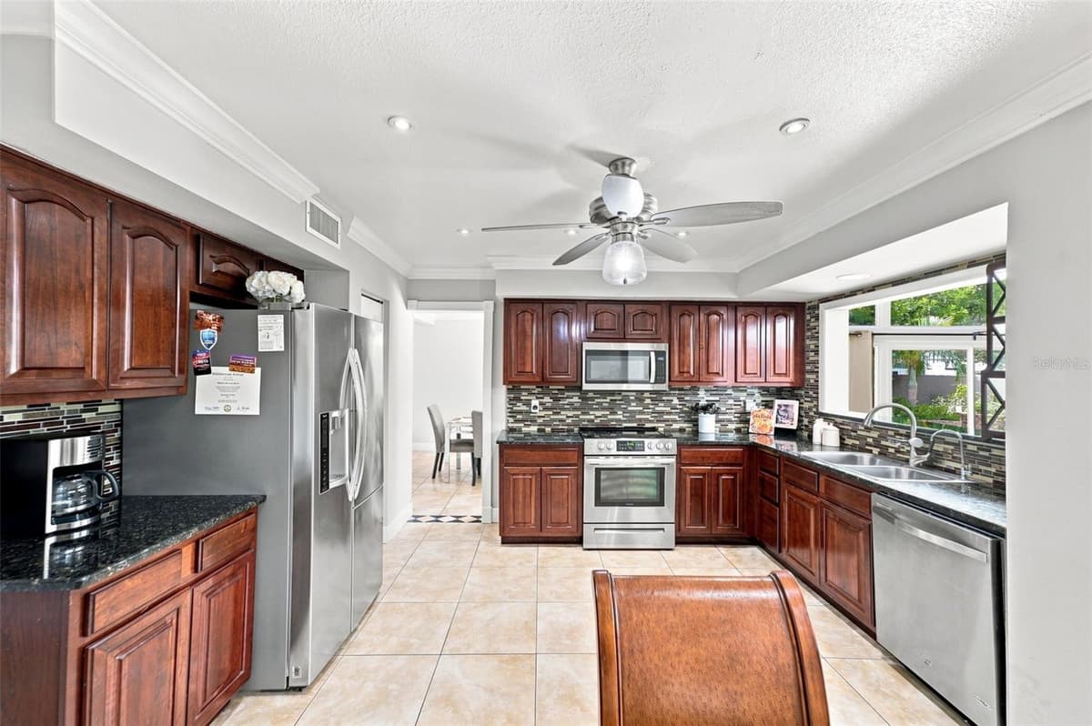 7314 WOODKIRK COURT — photo 11 of 33