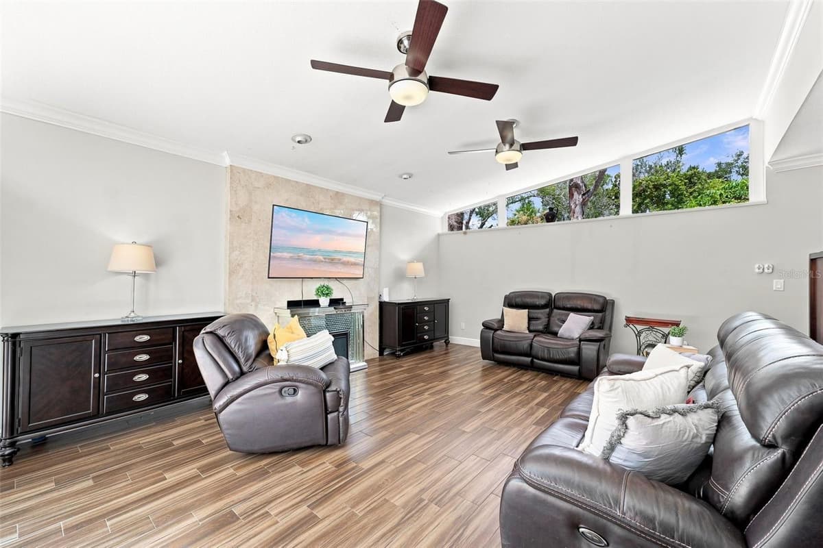 7314 WOODKIRK COURT — photo 15 of 33