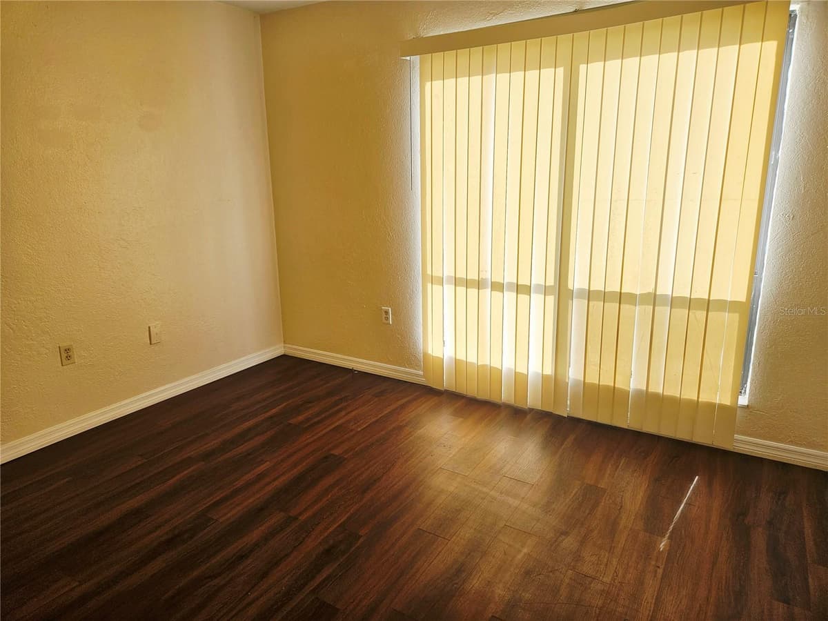 1836 CRYSTAL LAKE DRIVE — photo 18 of 39