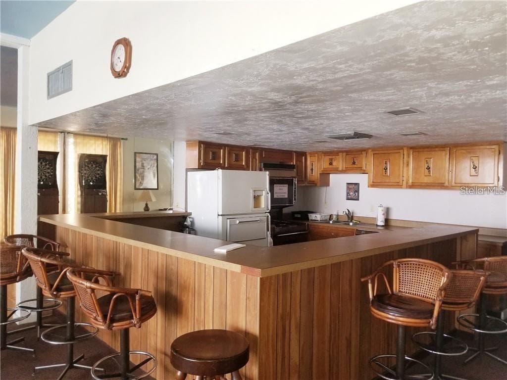 1836 CRYSTAL LAKE DRIVE — photo 30 of 39