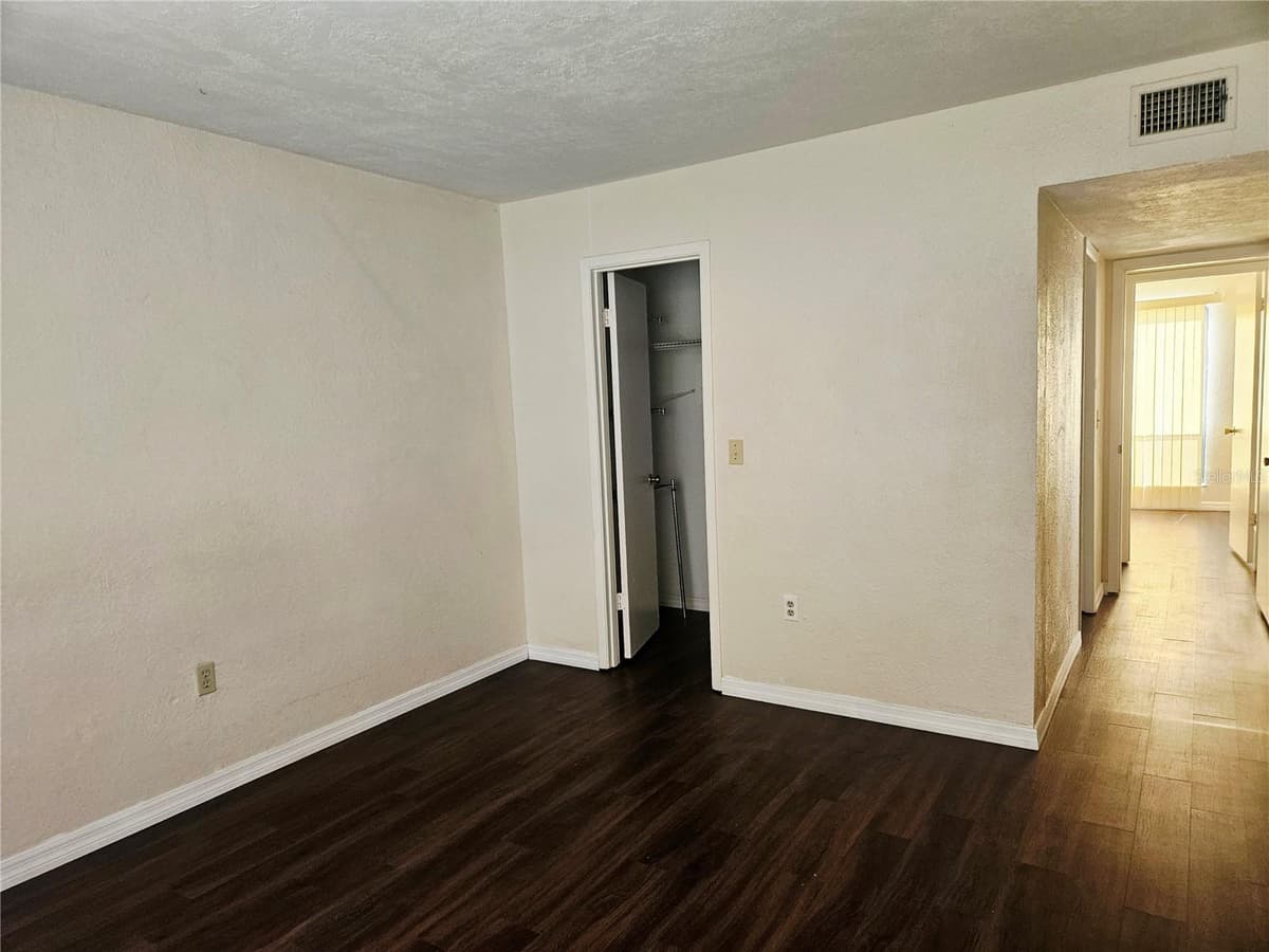 1836 CRYSTAL LAKE DRIVE — photo 25 of 39