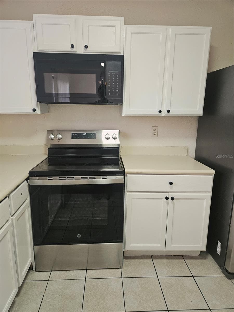 1836 CRYSTAL LAKE DRIVE — photo 8 of 39