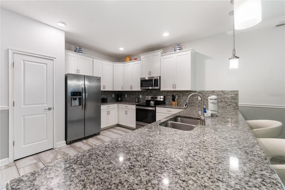 9004 HAZARD STREET — photo 7 of 35