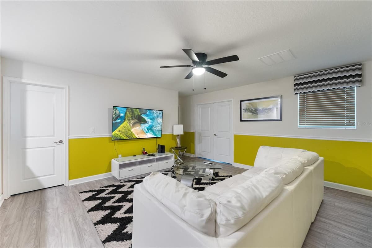 9004 HAZARD STREET — photo 13 of 35