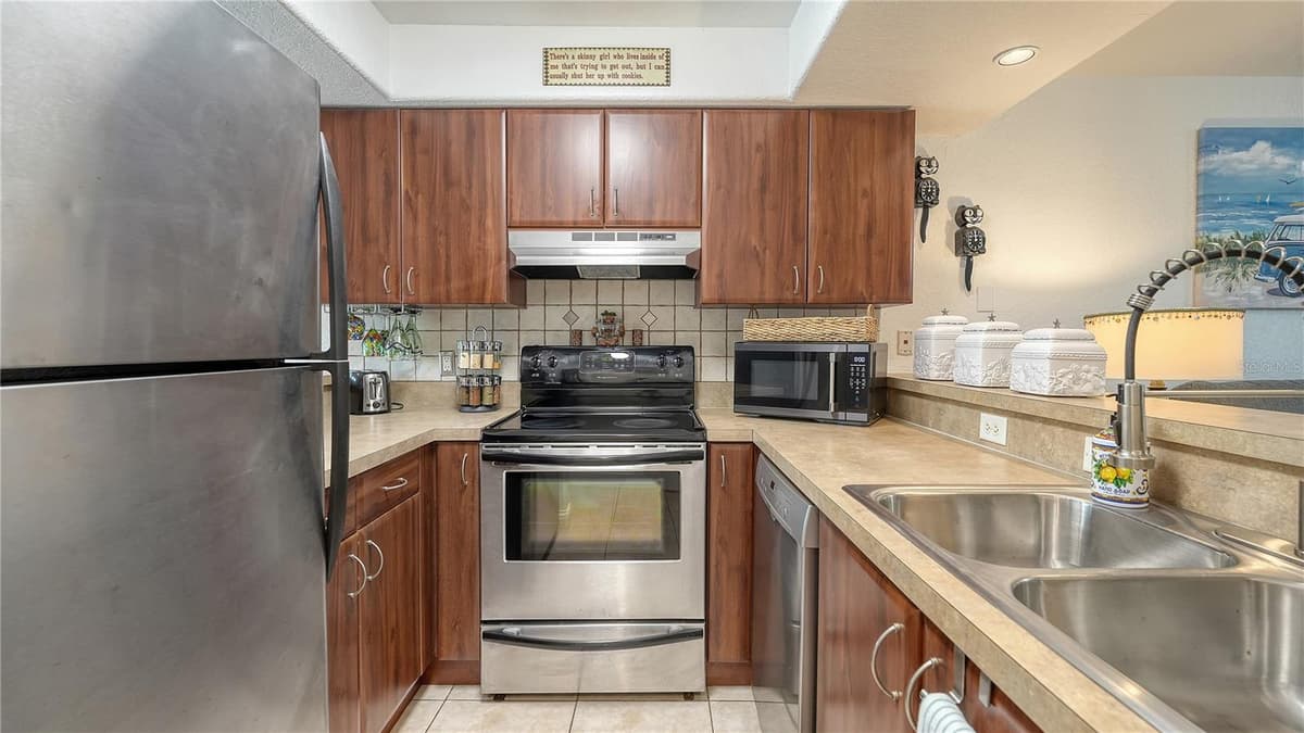 4906 25TH STREET — photo 10 of 38