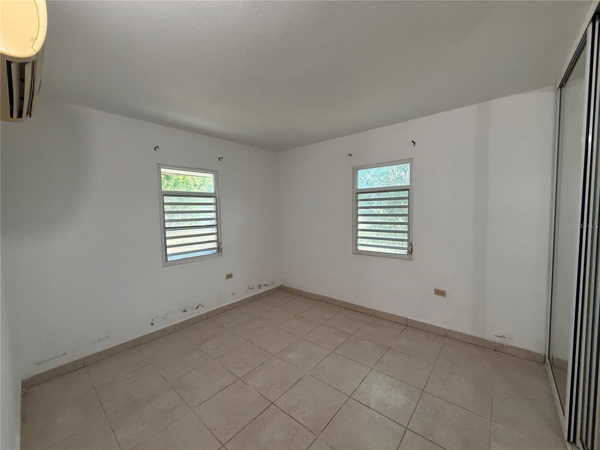 223 ALMENDRO — photo 5 of 10