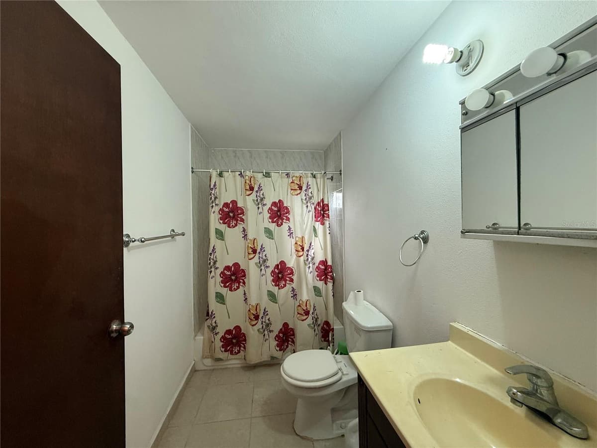 223 ALMENDRO — photo 6 of 10