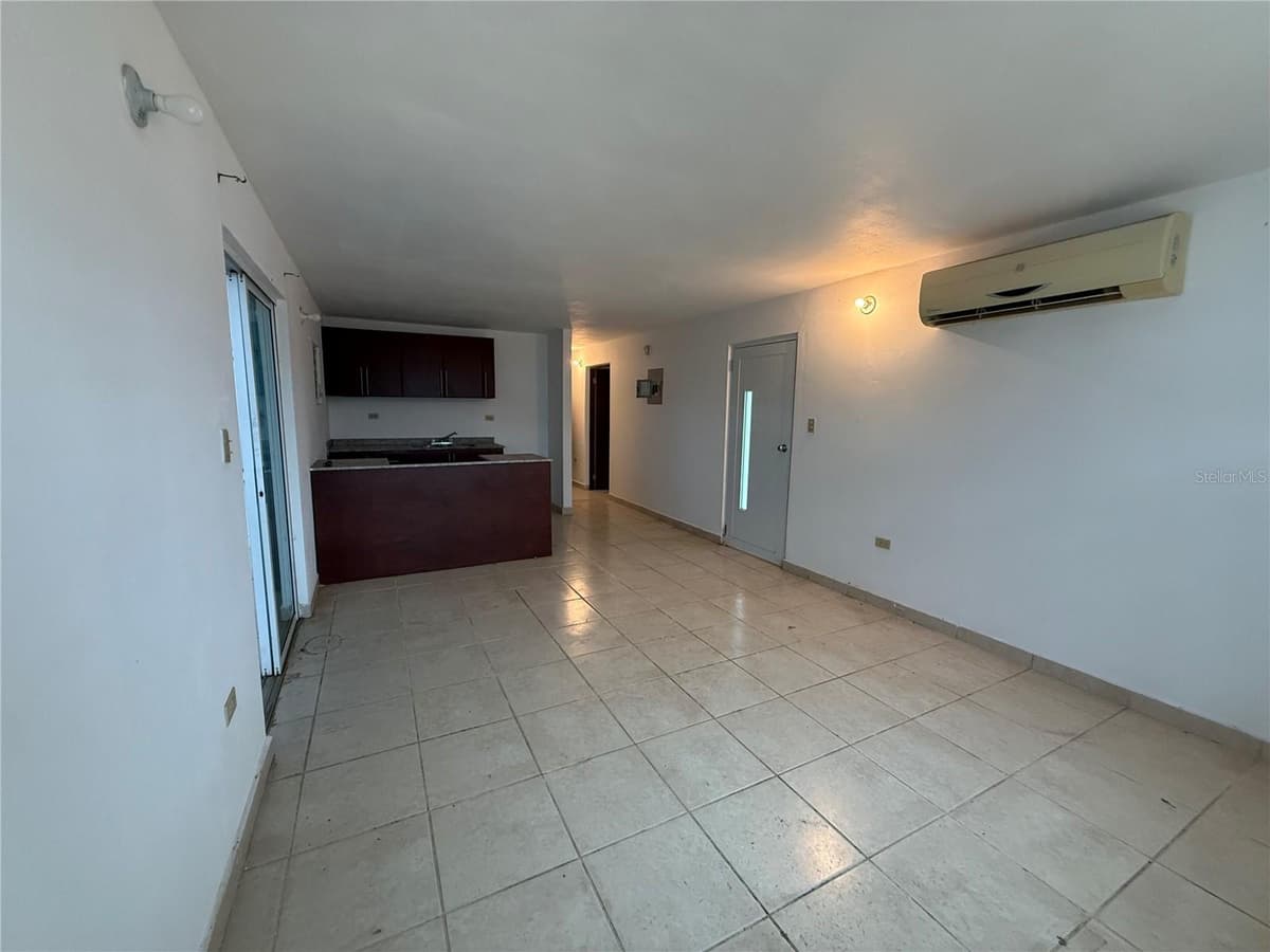 223 ALMENDRO — photo 9 of 10