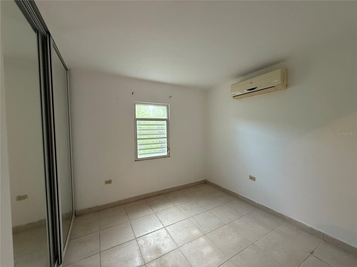 223 ALMENDRO — photo 7 of 10