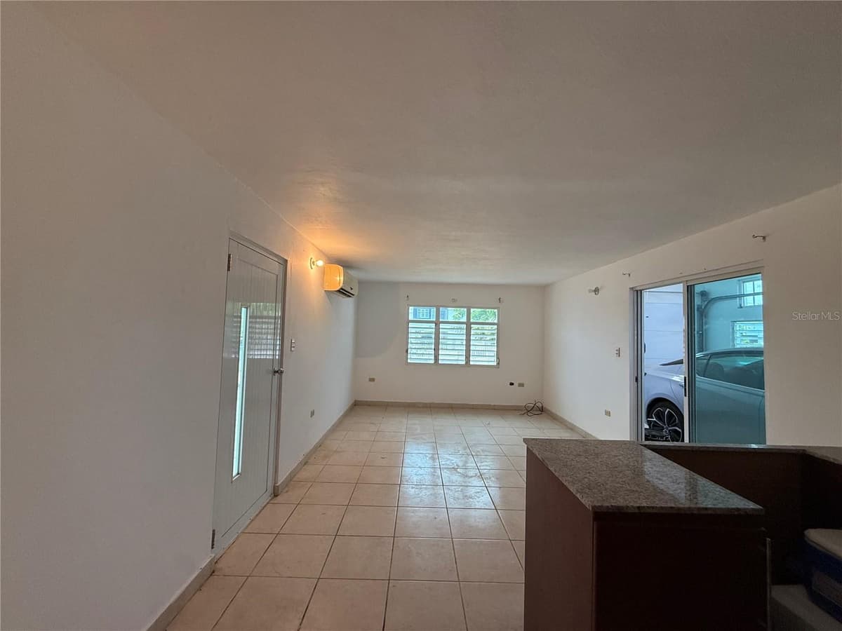 223 ALMENDRO — photo 3 of 10