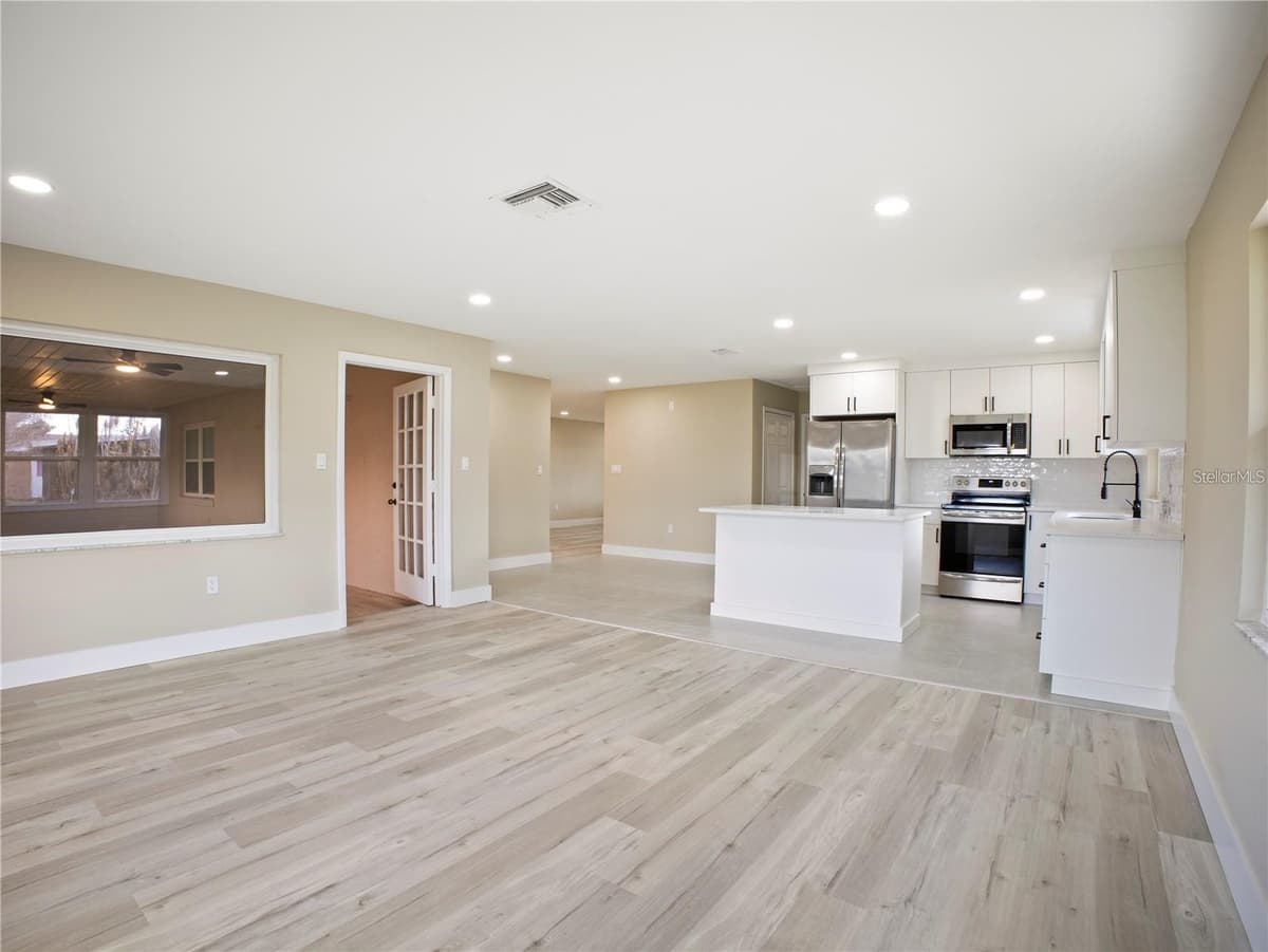 196 LAKE DAMON DRIVE — photo 9 of 25