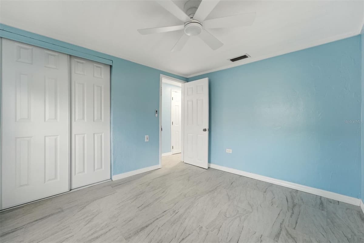 5541 KENSINGTON STREET — photo 9 of 12