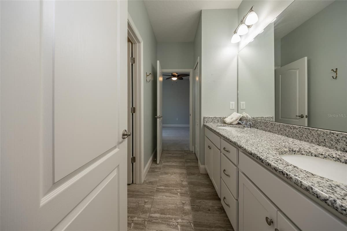 17 WHITE HAVEN LANE — photo 21 of 45