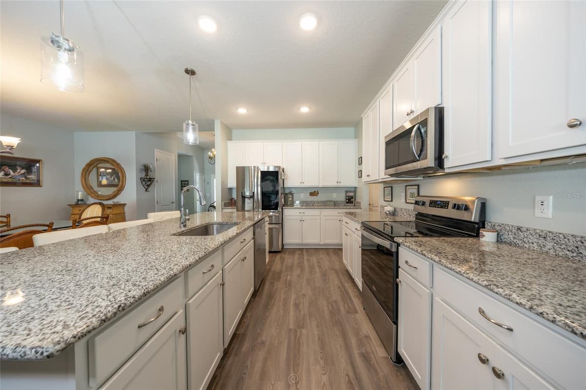 17 WHITE HAVEN LANE — photo 9 of 45