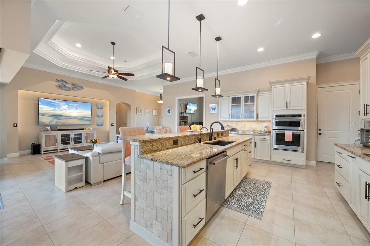 325 SEGOVIA DRIVE — photo 15 of 54