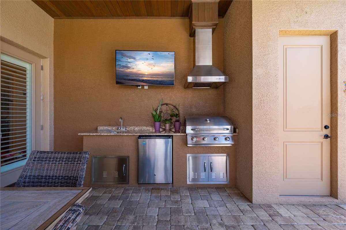 325 SEGOVIA DRIVE — photo 44 of 54