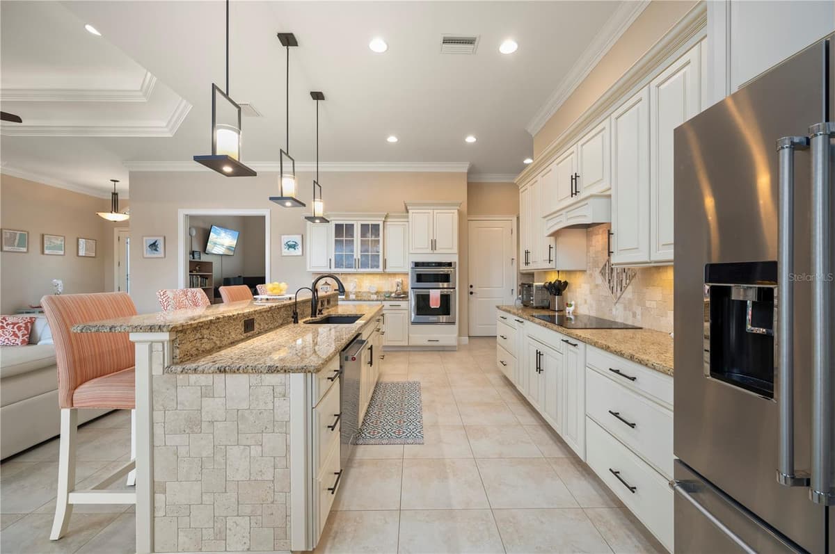 325 SEGOVIA DRIVE — photo 14 of 54