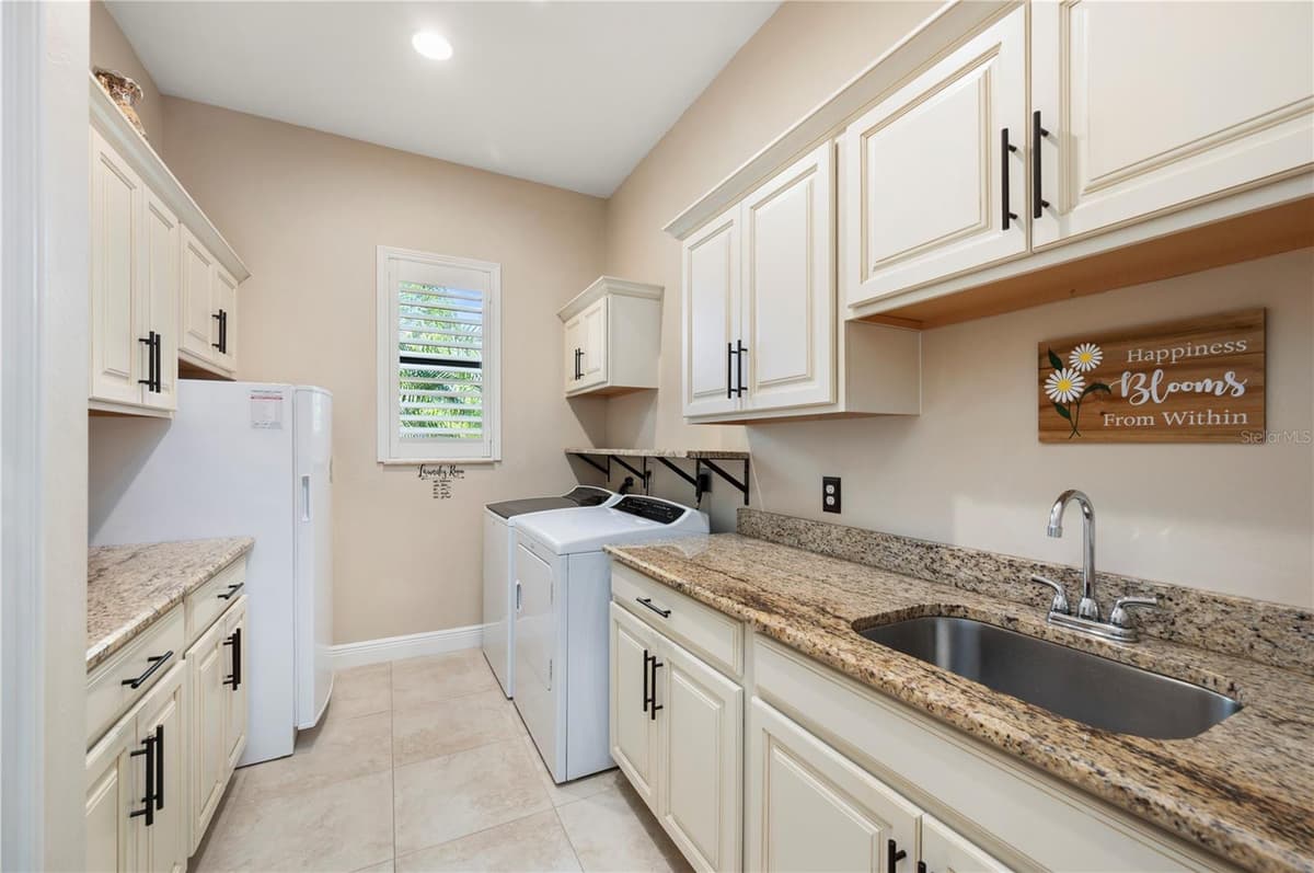 325 SEGOVIA DRIVE — photo 36 of 54