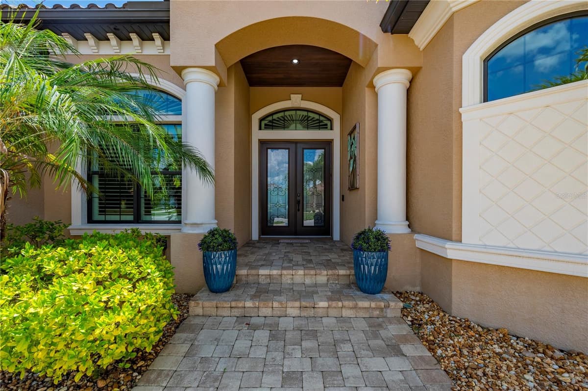325 SEGOVIA DRIVE — photo 5 of 54
